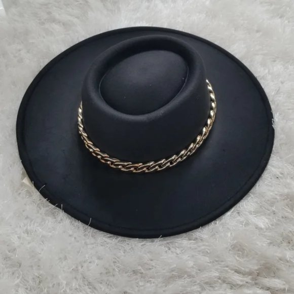 WIde BRIM FASHION HAT W/ CHAIN ACCENT main image 6